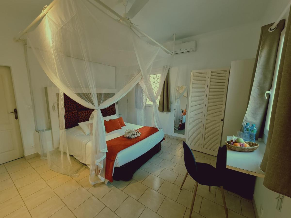 Le Souimanga Bleu Saly Bed & Breakfast エクステリア 写真