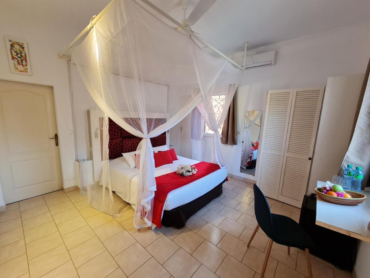 Le Souimanga Bleu Saly Bed & Breakfast エクステリア 写真