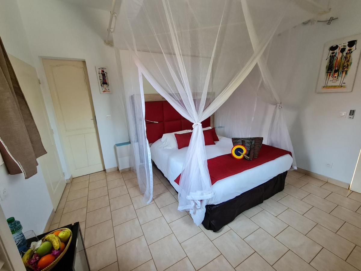 Le Souimanga Bleu Saly Bed & Breakfast エクステリア 写真