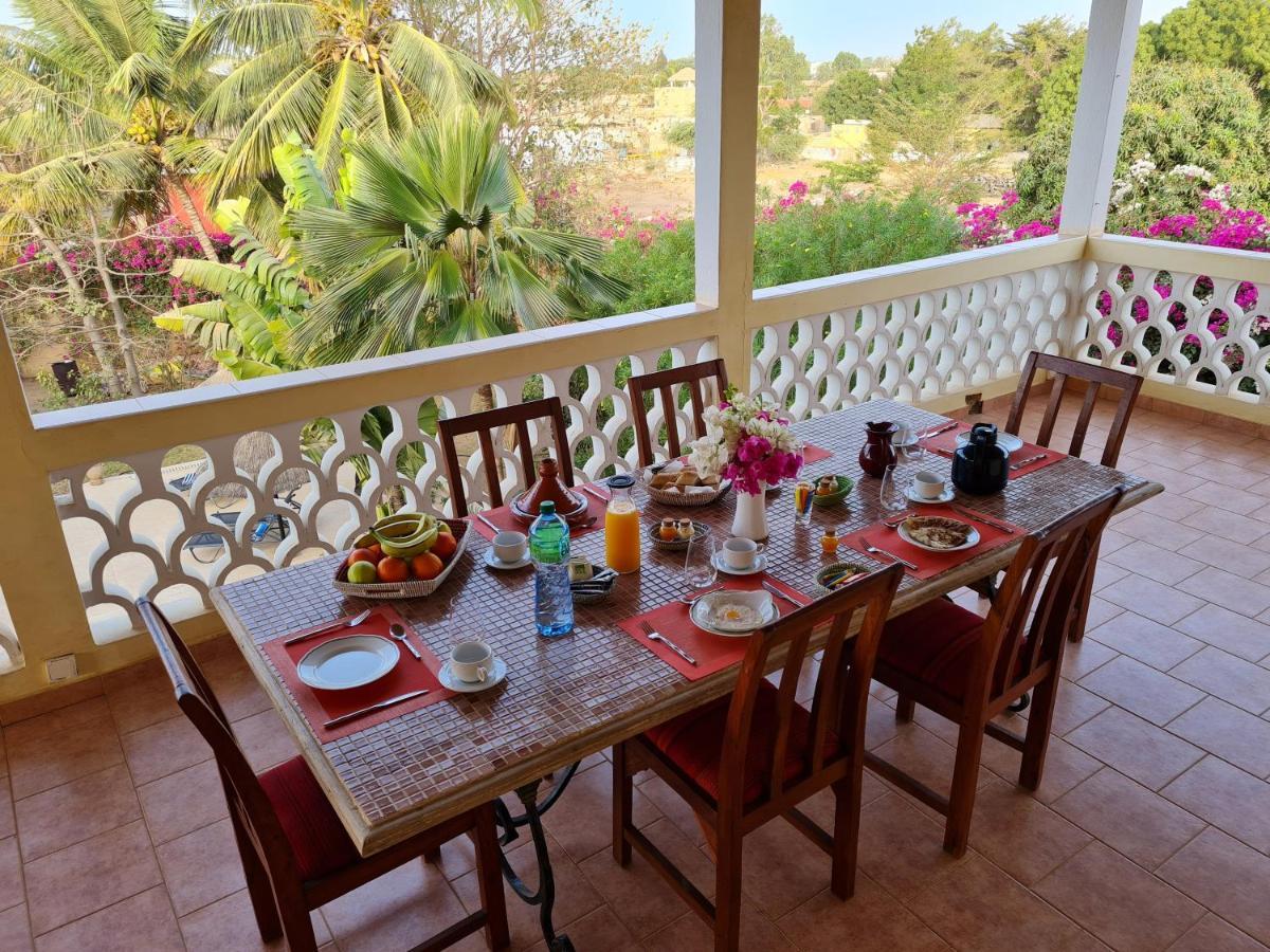 Le Souimanga Bleu Saly Bed & Breakfast エクステリア 写真