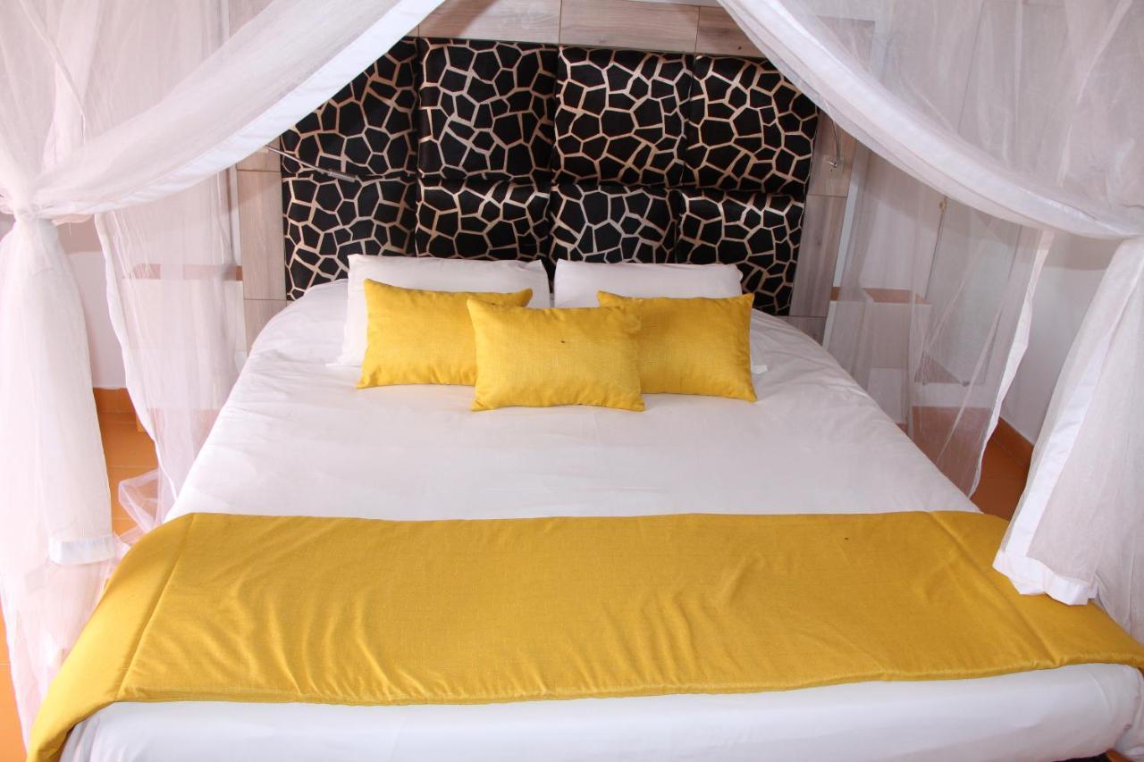 Le Souimanga Bleu Saly Bed & Breakfast エクステリア 写真