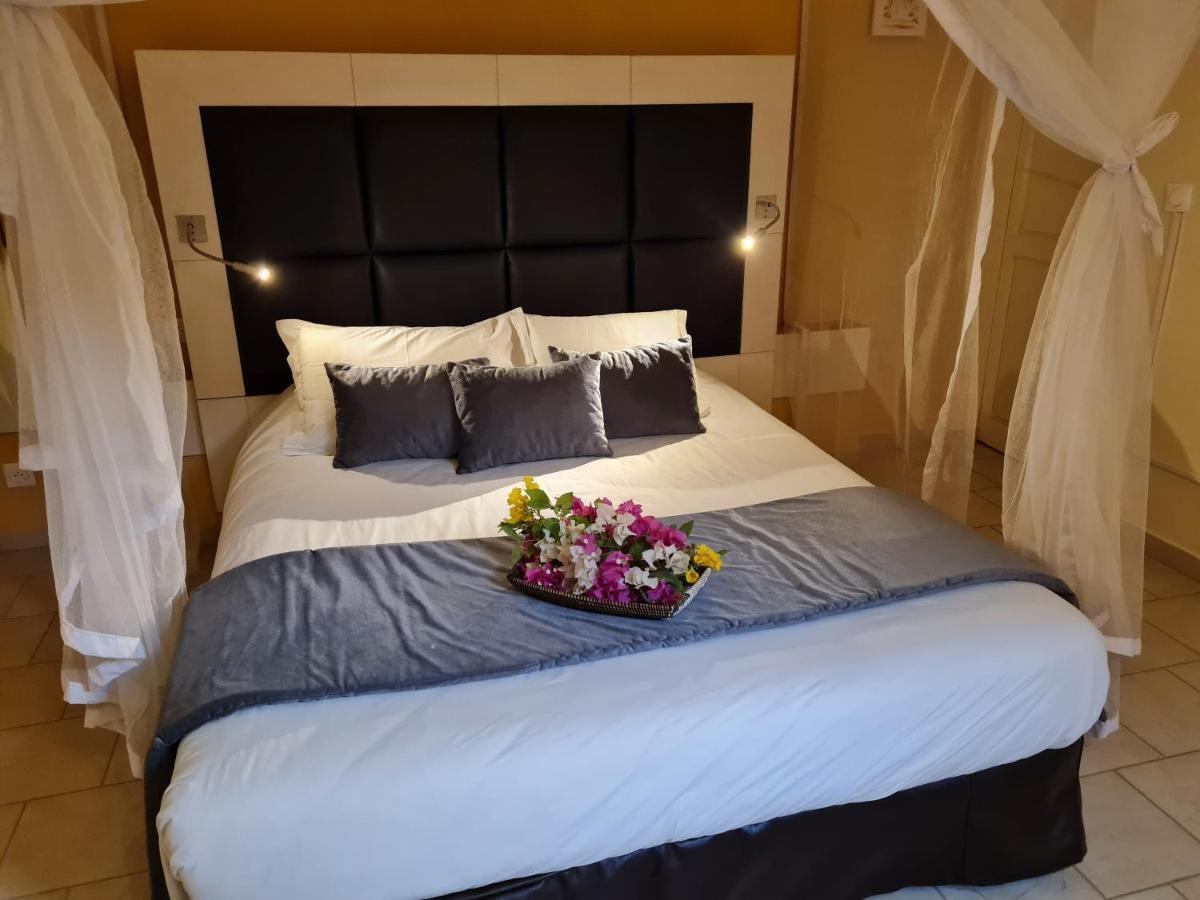 Le Souimanga Bleu Saly Bed & Breakfast エクステリア 写真