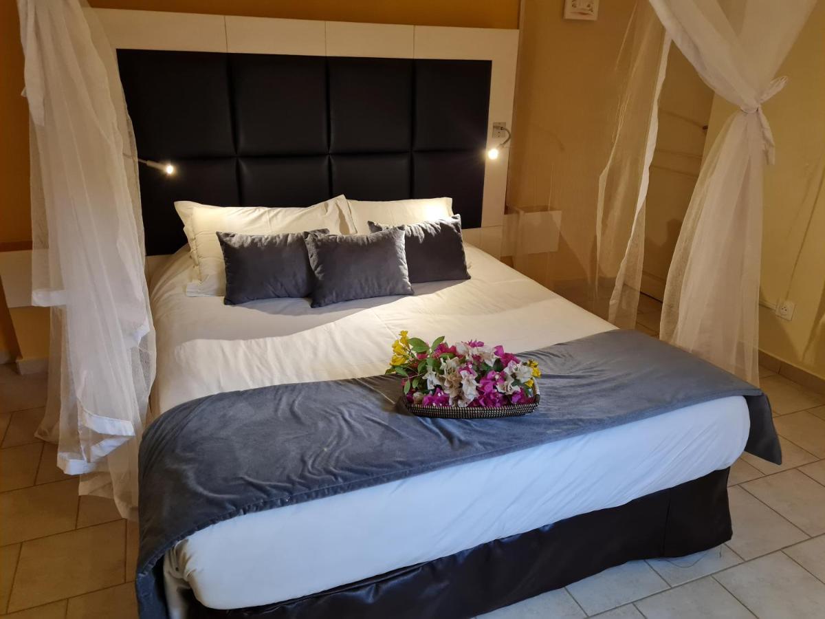 Le Souimanga Bleu Saly Bed & Breakfast エクステリア 写真